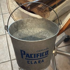 Pacifico Retro Tailgate Bucket